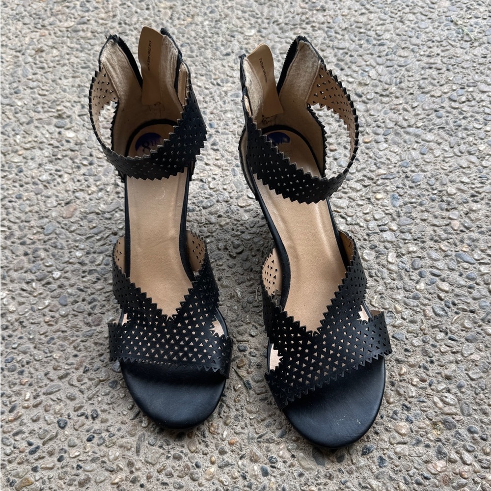 XOXO Black Cutout Women's Sandals